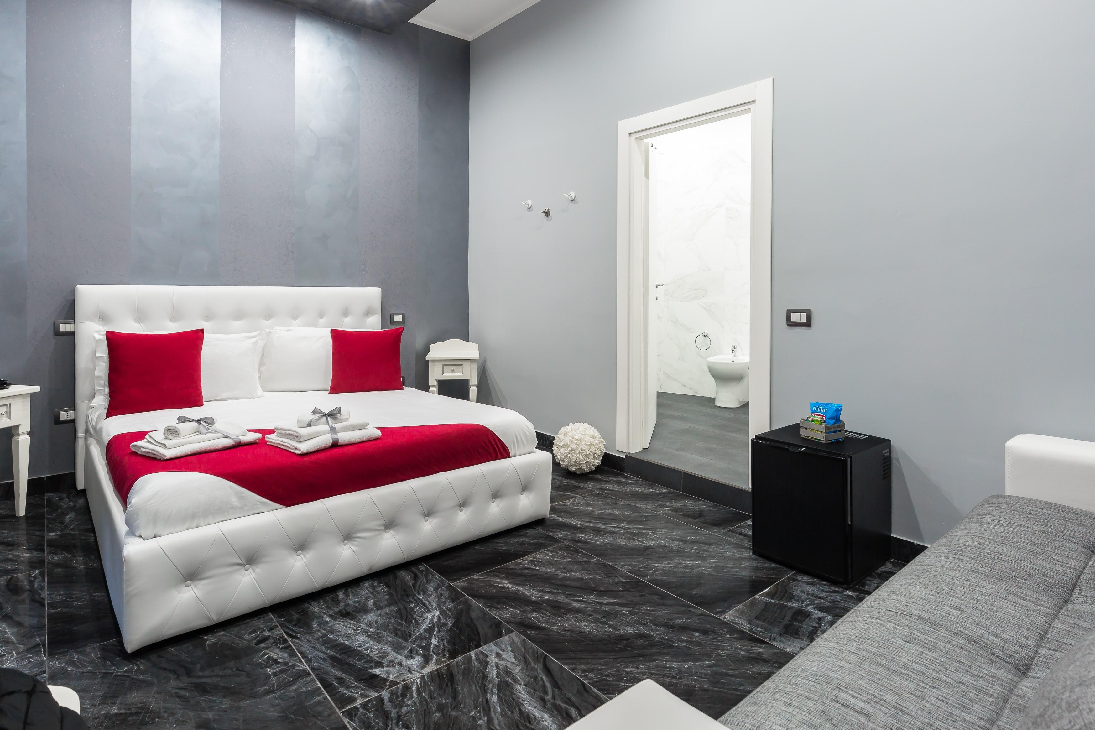 Palace 3* Naples